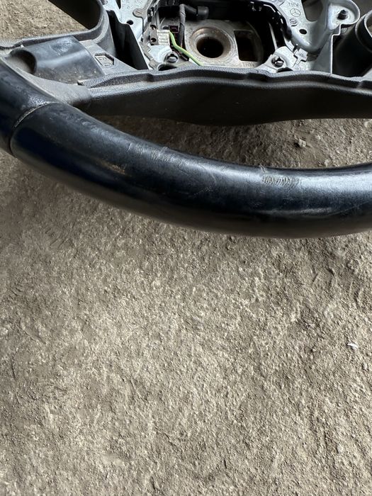 Кожен волан Mercedes benz w2124603C E класа с пера 4 лъча ном 11