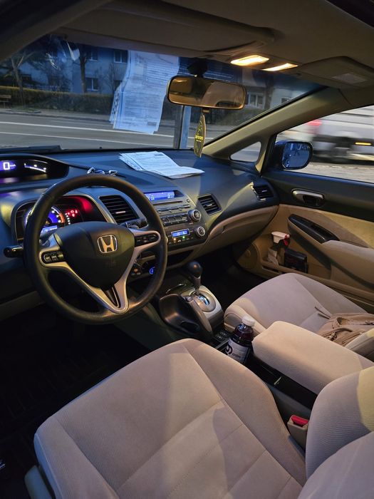 Vând Honda civic 1.8 benzină aspirat an fabricație 2007 cutie automată