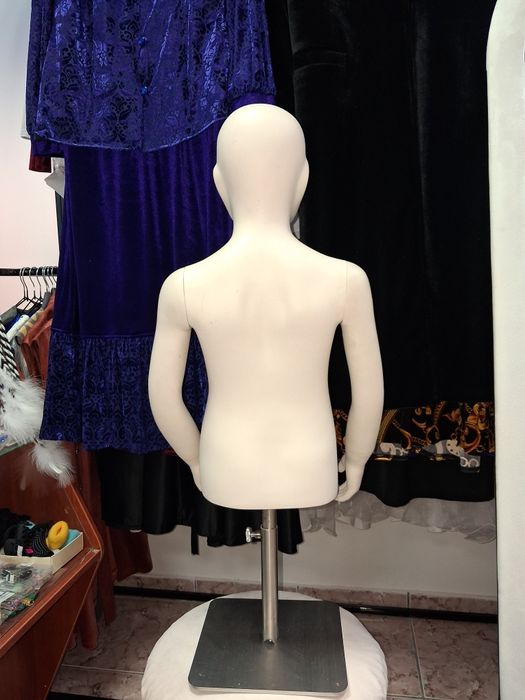 Срочно продам белую стойку