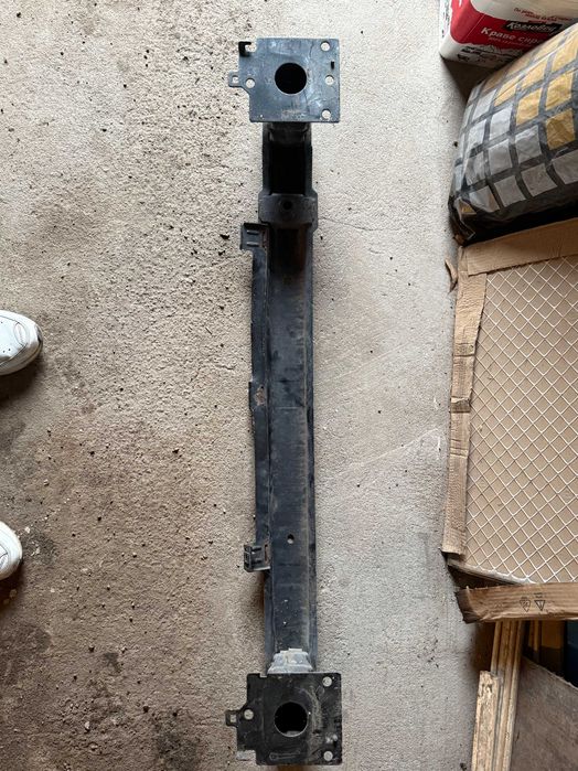 Предна греда за ситроен ц3 2003 година.