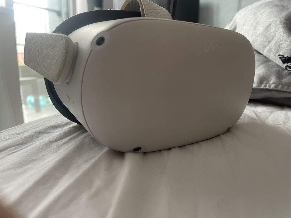 Meta/Oculus Quest 2 de vanzare.