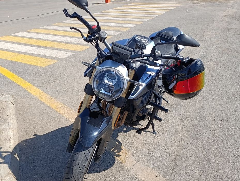 Мотоцикл Qjmotor srk 600 street