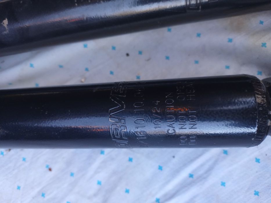 Предни амортисери за Мерседес W 211.