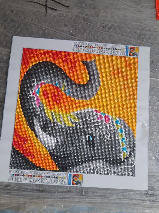 Vand tablou pe cristale,doar trebuie pus in rama..