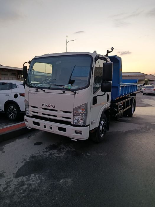Исузу самосвал сотилади