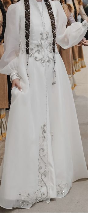 Платье на узату