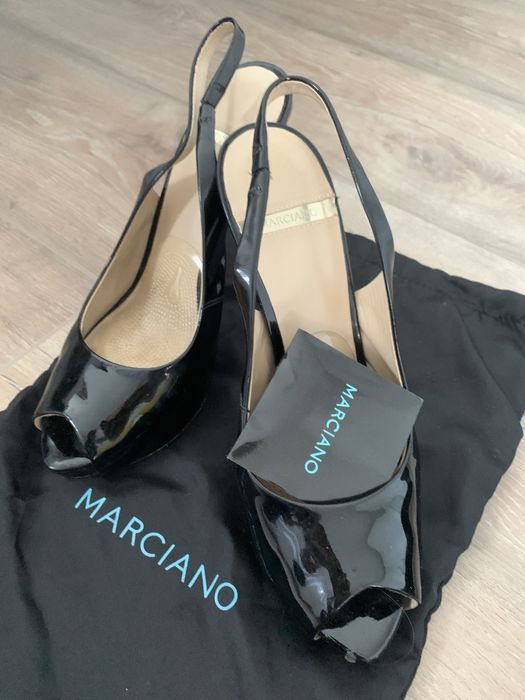 Високи обувки Guess