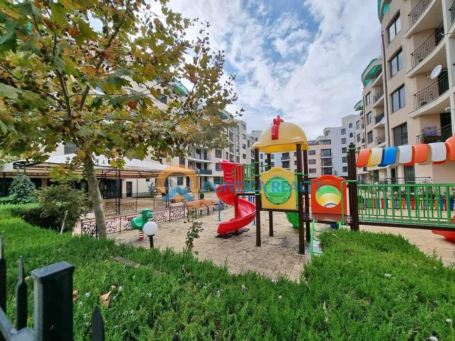 Продава се Двустаен апартамент в Бургас, Лазур - 60 кв.м за 587 €/кв.м - Снимка #1