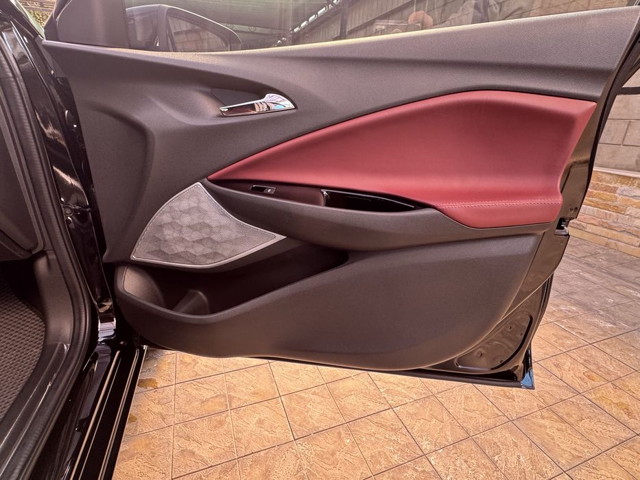 Продаю Chevrolet Onix Primer 2