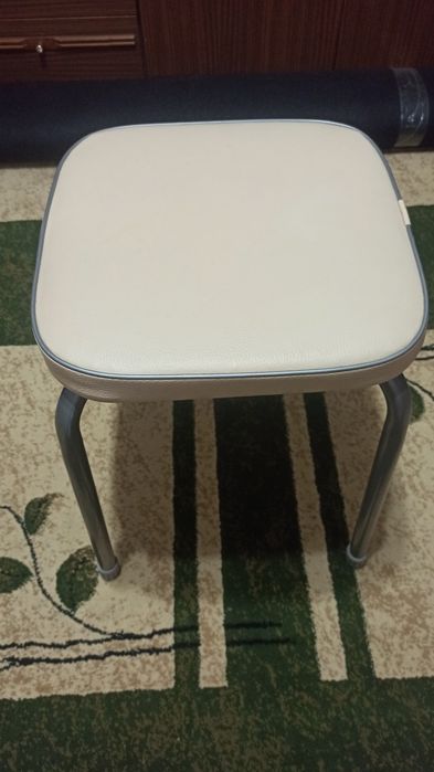 Продам табурет 4 шт