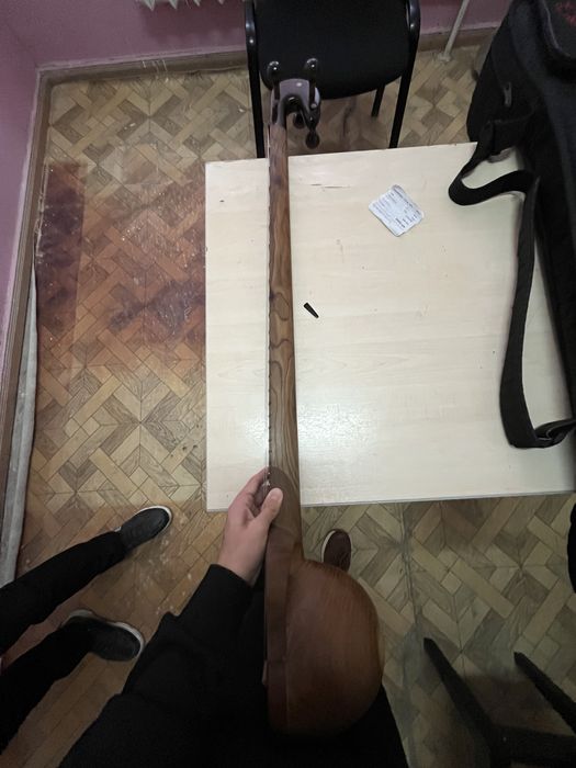 Qashqar rubobi zakasnoy chexoli ham bor