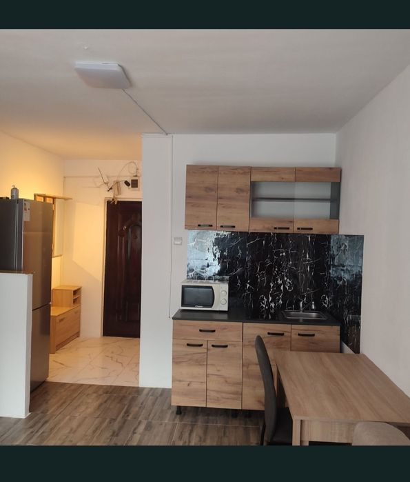 Închiriez garsonieră str. Corneliu Coposu