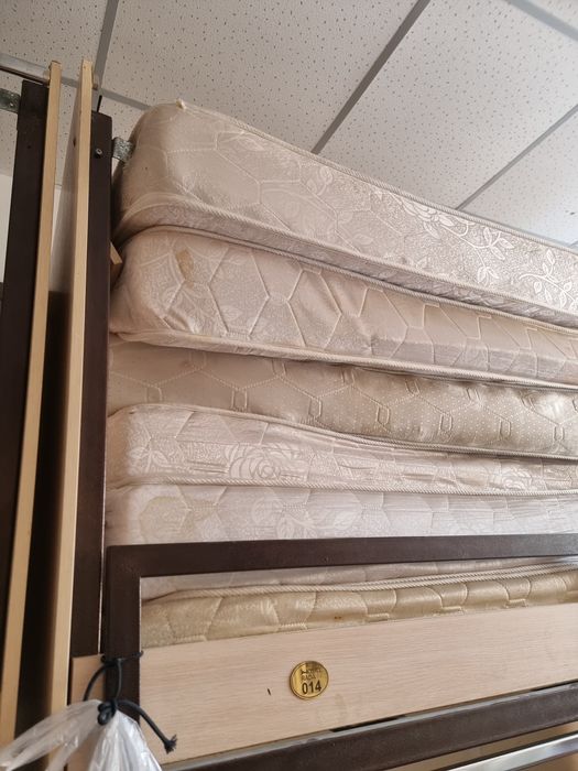 Матрасы много по 2000