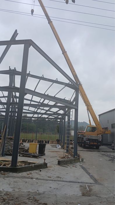 inchiriere macara /automacara LIEBHERR 40t