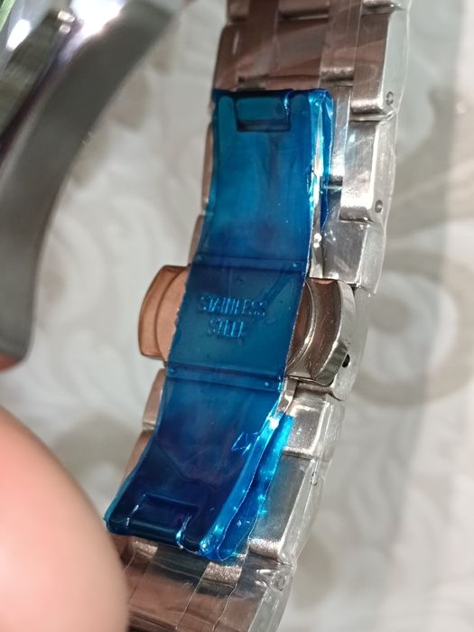 Срочно продам новый мужской часы omega AAA