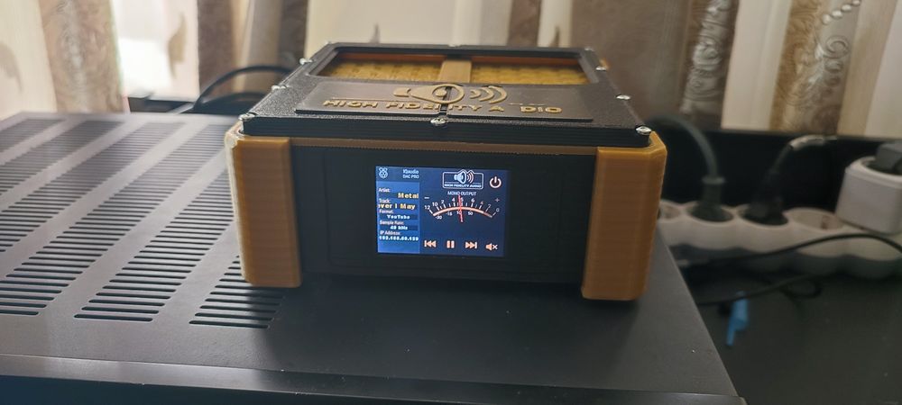 Network Audio Streamer High-End – Raspberry Pi 3 + IQaudio DAC Pro + Display Nextion 2.4".  HI-FI