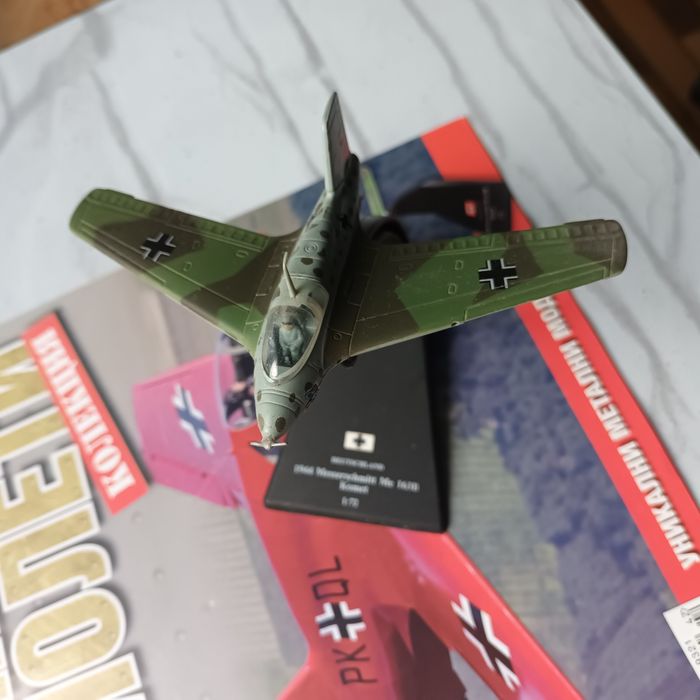 Макети на самолети к-т със списанието