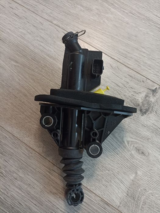 Pompă ambreiaj cod 306103690R Renault Megane 4 an 2021