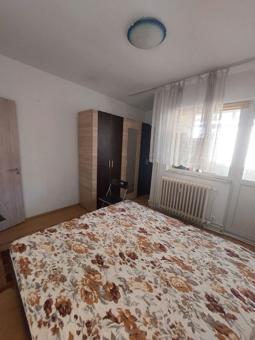 Închiriez apartament 2 camere decomandat Hala Centrală