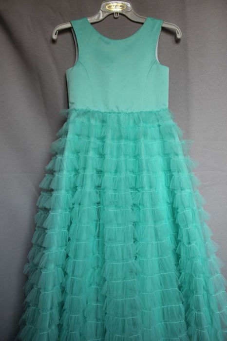 Нарядное платье, рост 134
