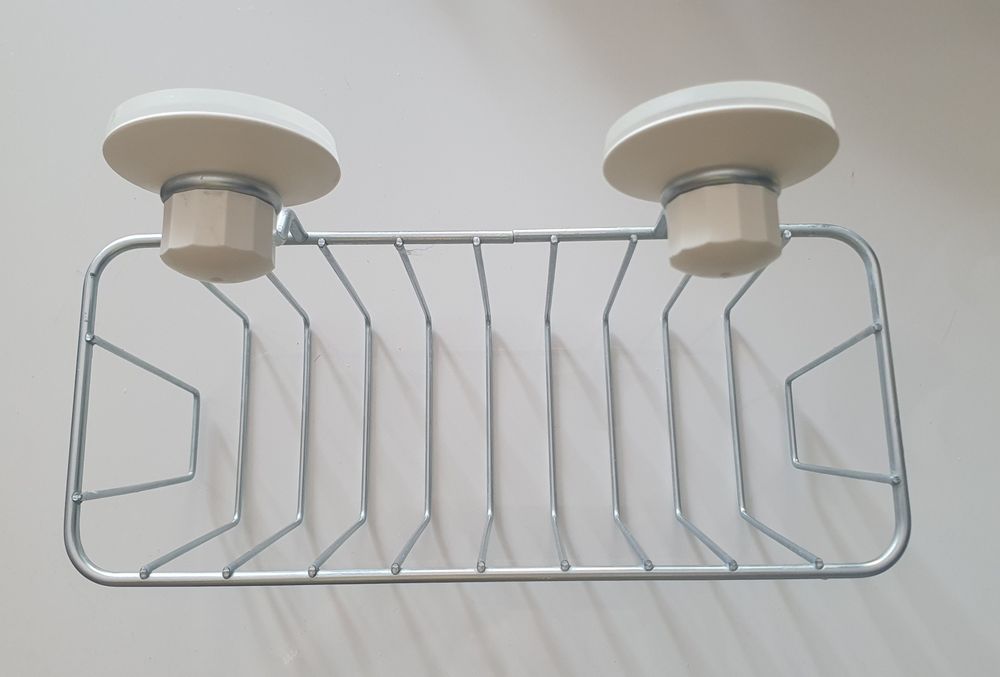 Cos Ikea metalic cu ventuze de fixare