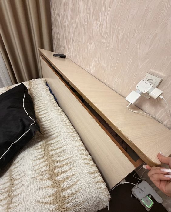 Кровать с матрасом