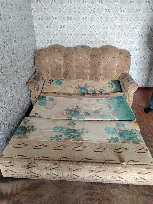 Продам два дивана