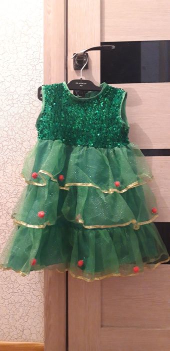 Продам костюм ёлочки со шляпой