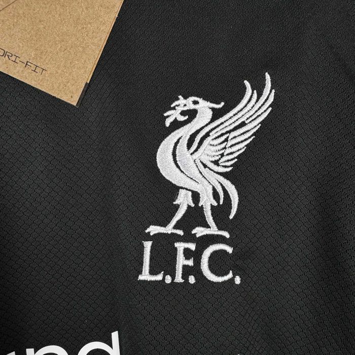 Ливърпул 24/25 гостуваща тениска