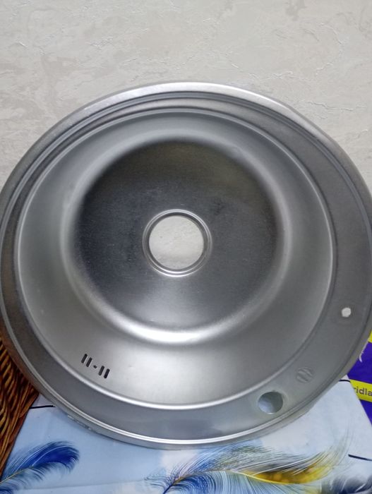 Срочно мойка для кухни в отличном состоянии