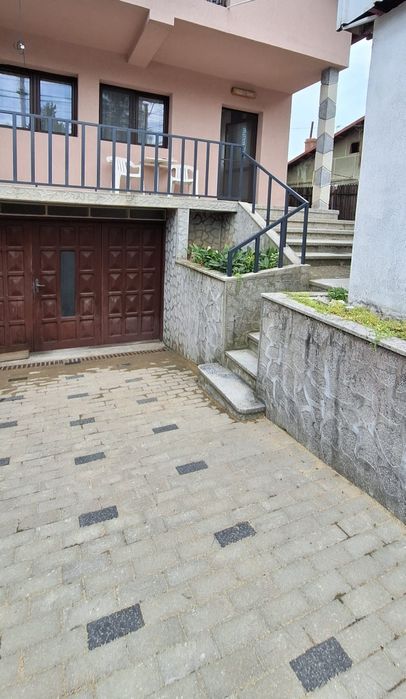 Casa de inchiriat -  parter