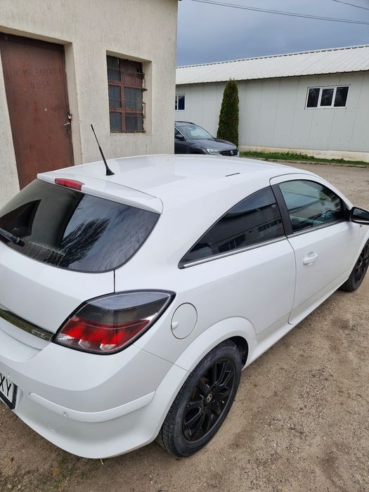 Opel astra h gtc