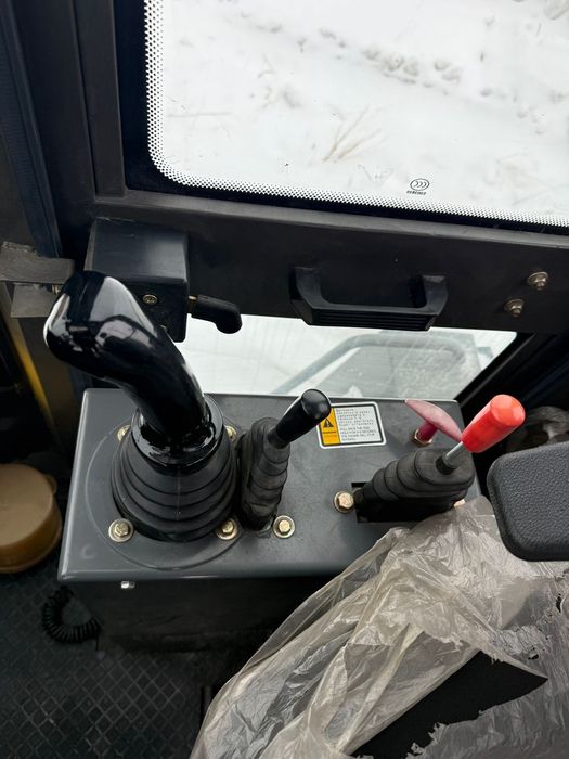 Погрузчик 1.8 кубовый