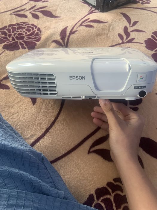Vand videoproiector epson EB-X7