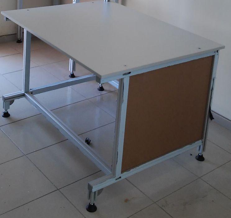 Маса от алуминиеви профили