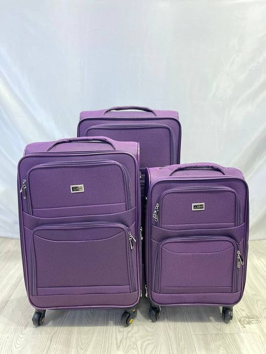 Прадаетса чемодан