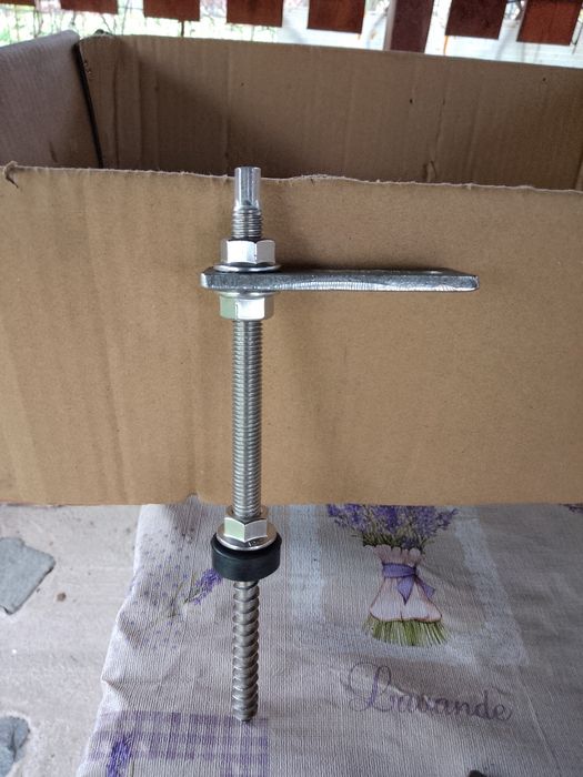 Vând șurub ancoră