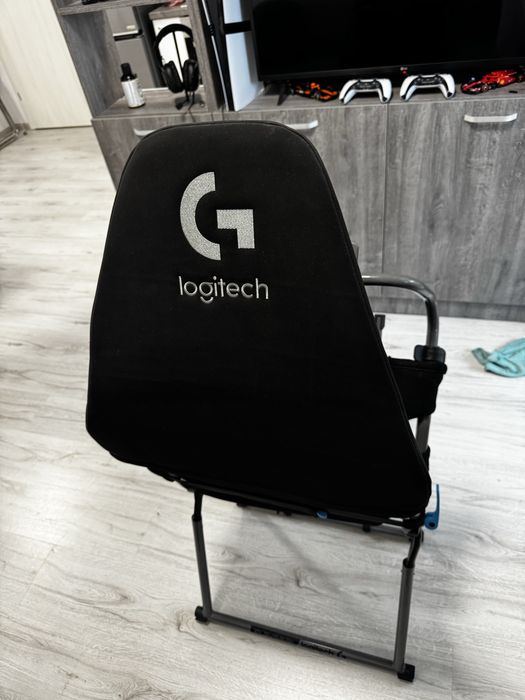 Volan logitech g923 + scaun cockpit playseat challenge x