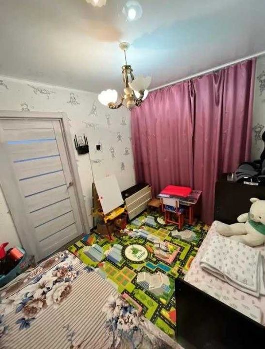 3ком.Клуб Строитель  56кв 1 эт из 5