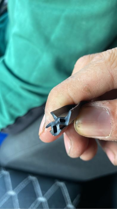 Ремонт окон замена уплотнителя устроение продувание