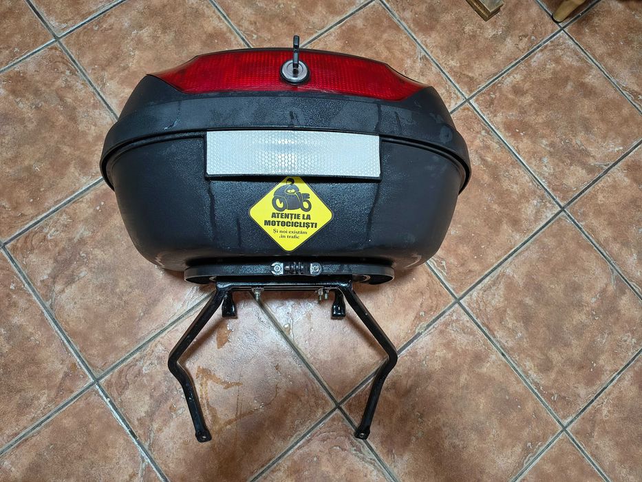 Vand top case+suport pentru Kawasaki zr7/zr7s