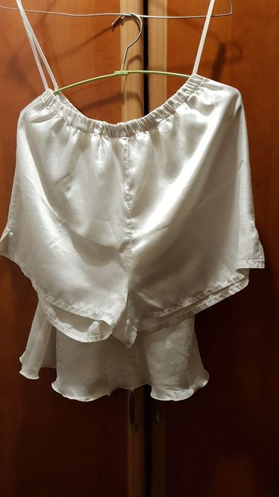 Lenjerie intima set rosu, camasa de noapte matase si voal