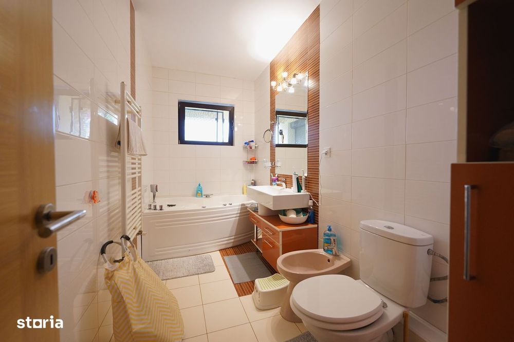 Vila 5 camere, Piscina, Cartier Domus, Pipera, acces rapid A3