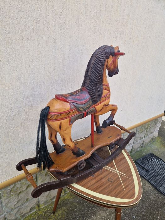 Уникална огромна антикварна дървена играчка люлка