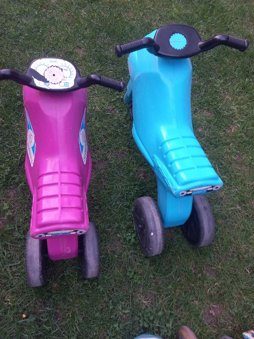 Motocicleta cu trei roti