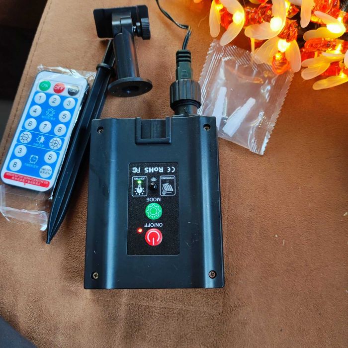 Соларни лампички пчелички