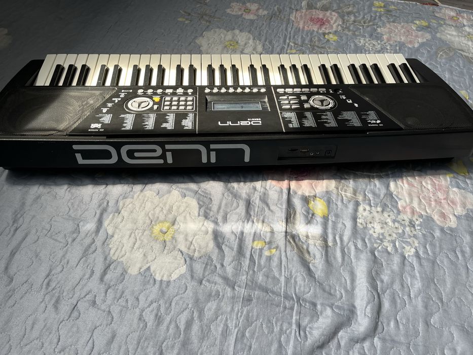 Синтезатор DENN DEK610