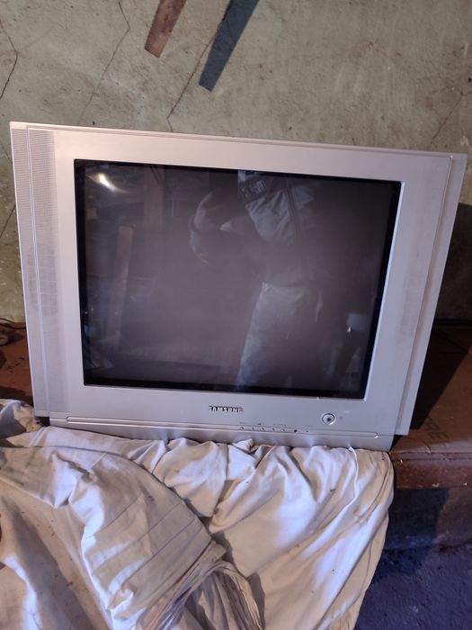 Отдам даром телевизор