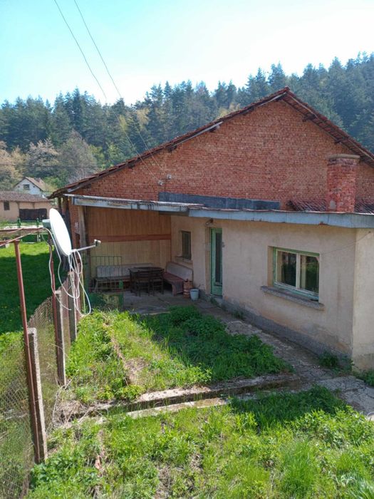 Продава се Къща в с. Ново село, Област София-област - 365 кв.м за 192 €/кв.м - Снимка #1