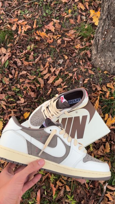 Jordan one travis scott reverse mocha